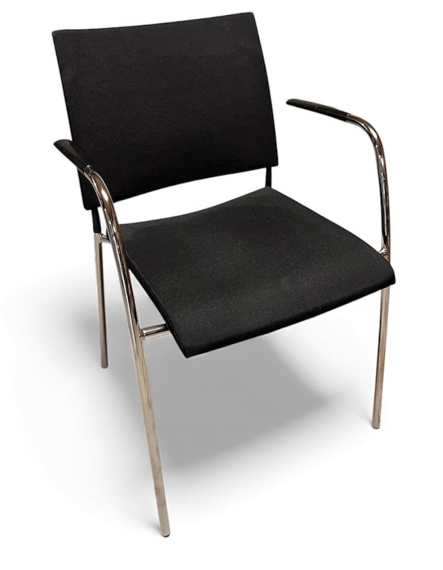 Konferencestol sort stof og krom stel